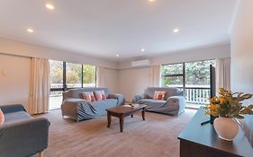 Remuera Spacious Holiday Home